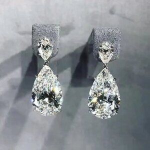 Pear Shaped Cubic Zirconia Crystal Bling Drop Pierced Earrings - NEW